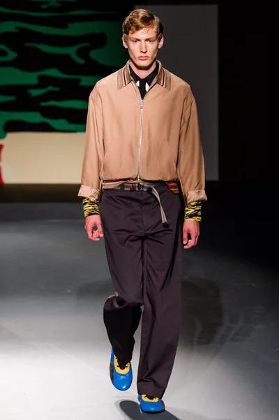 Look 25